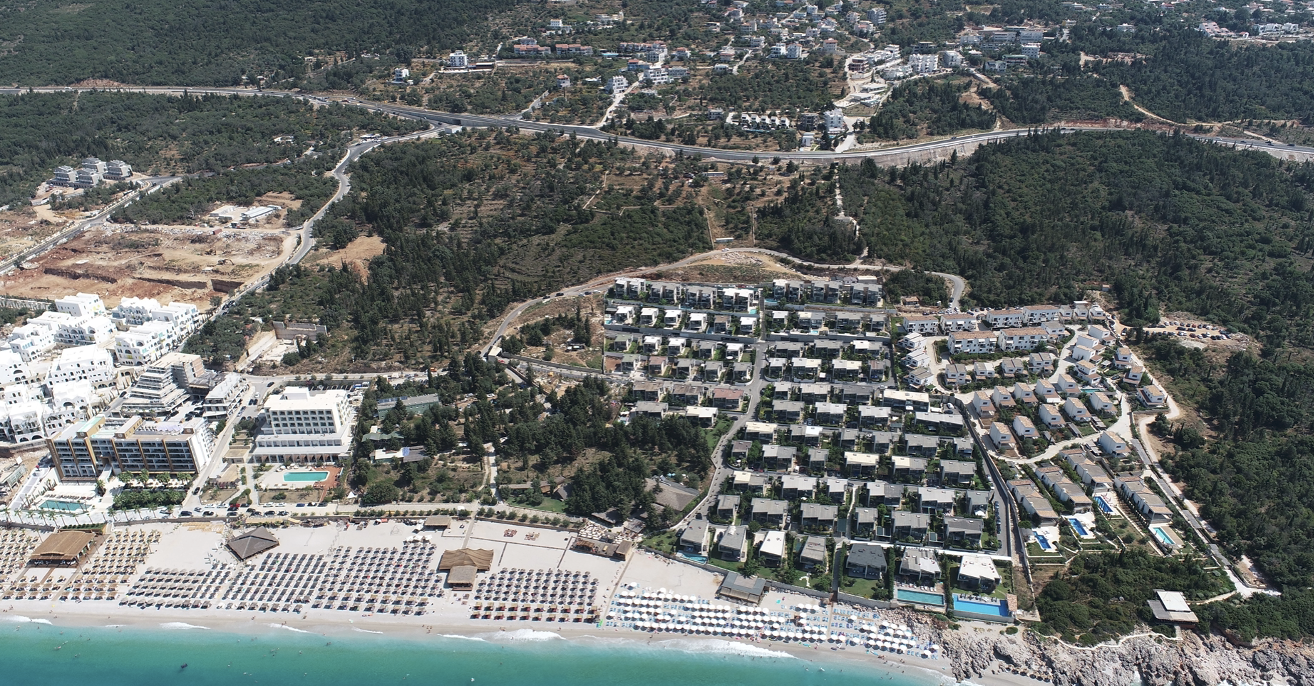 Tabor — Aerial site context showing beach